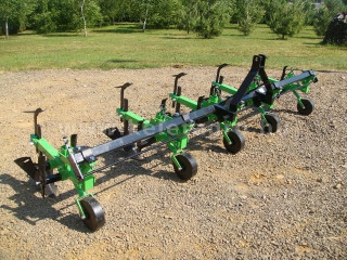 Cultivator with 5 hoe units, with hiller, Komondor SK5 (1)